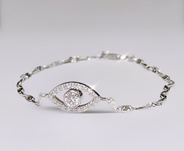 Diamond eye bracelet