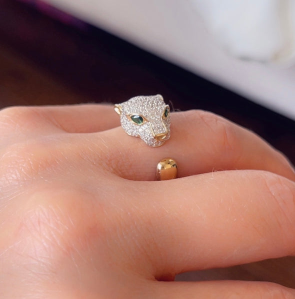 Green eyes panther ring