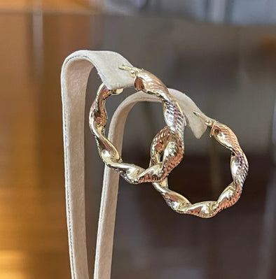 Twist hoop earrings