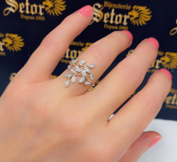 Leaf diamond ring