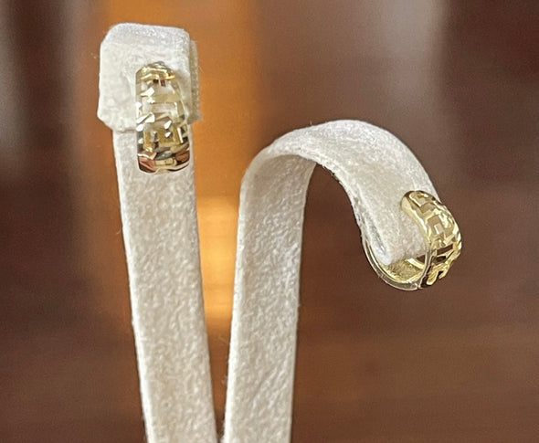Mini huggies earrings