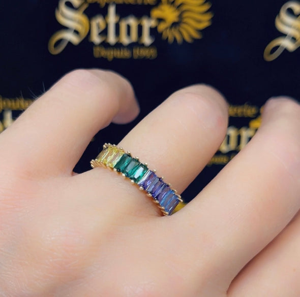 Colourful ring