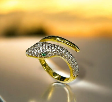 Green eyed snake ring