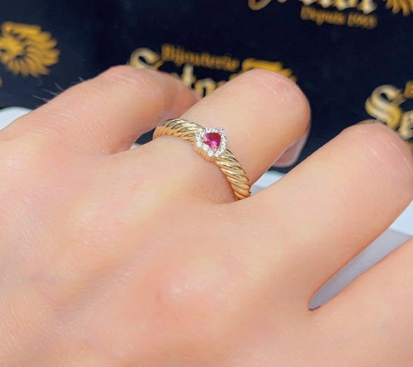Mini heart ring