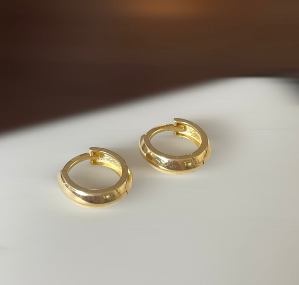 Ultra mini huggies earrings