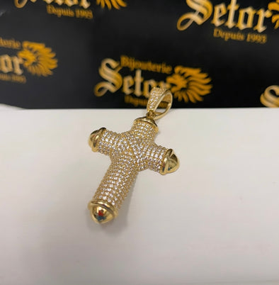 Cross pendant