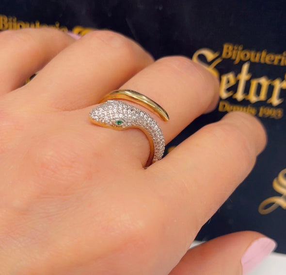 Green eyed snake ring