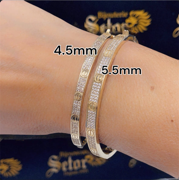 Lovely bangle bracelet