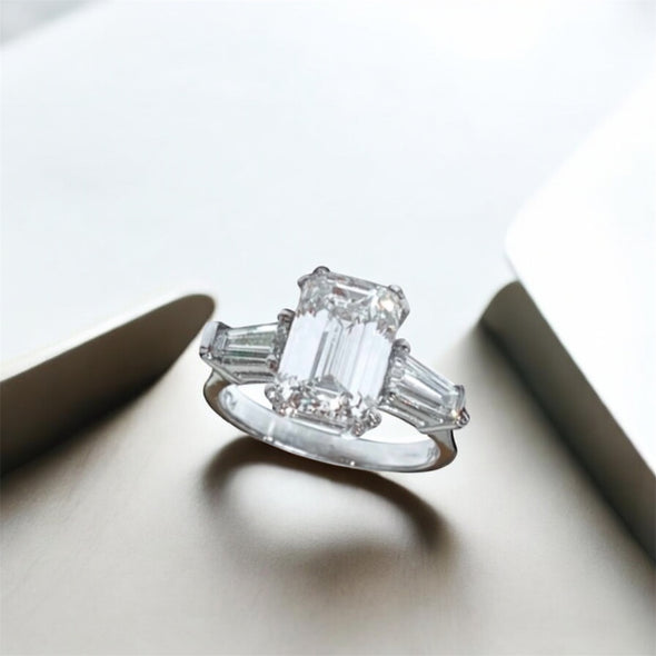Sisi platinum ring