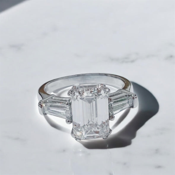 Sisi platinum ring