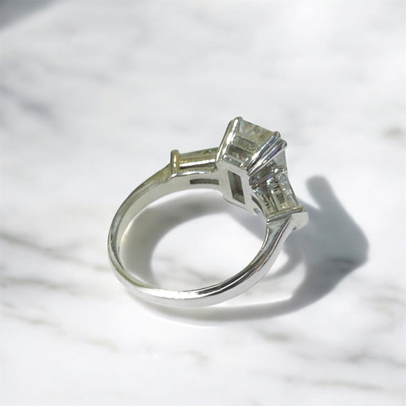 Sisi platinum ring