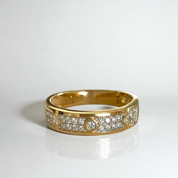 Lab grown diamond band