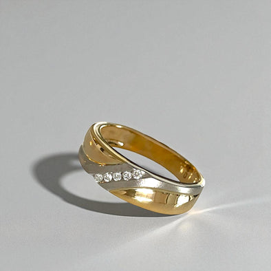 Lab grown diamonds band