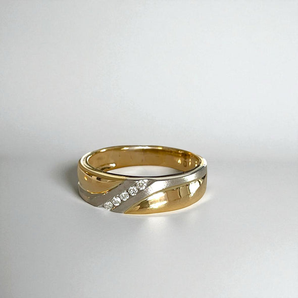 Lab grown diamonds band