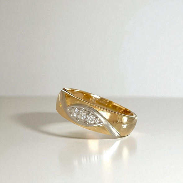 Lab grown diamond band