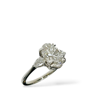 Bague de fiançailles ovale