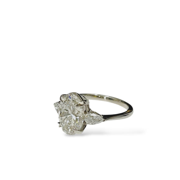 Bague de fiançailles ovale