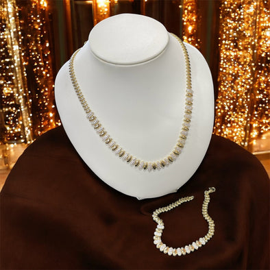 Tyra set