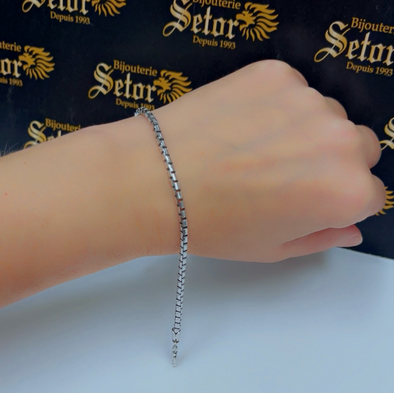 White gold box bracelet