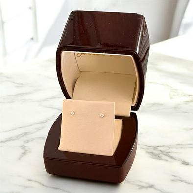 Screw back stud earrings